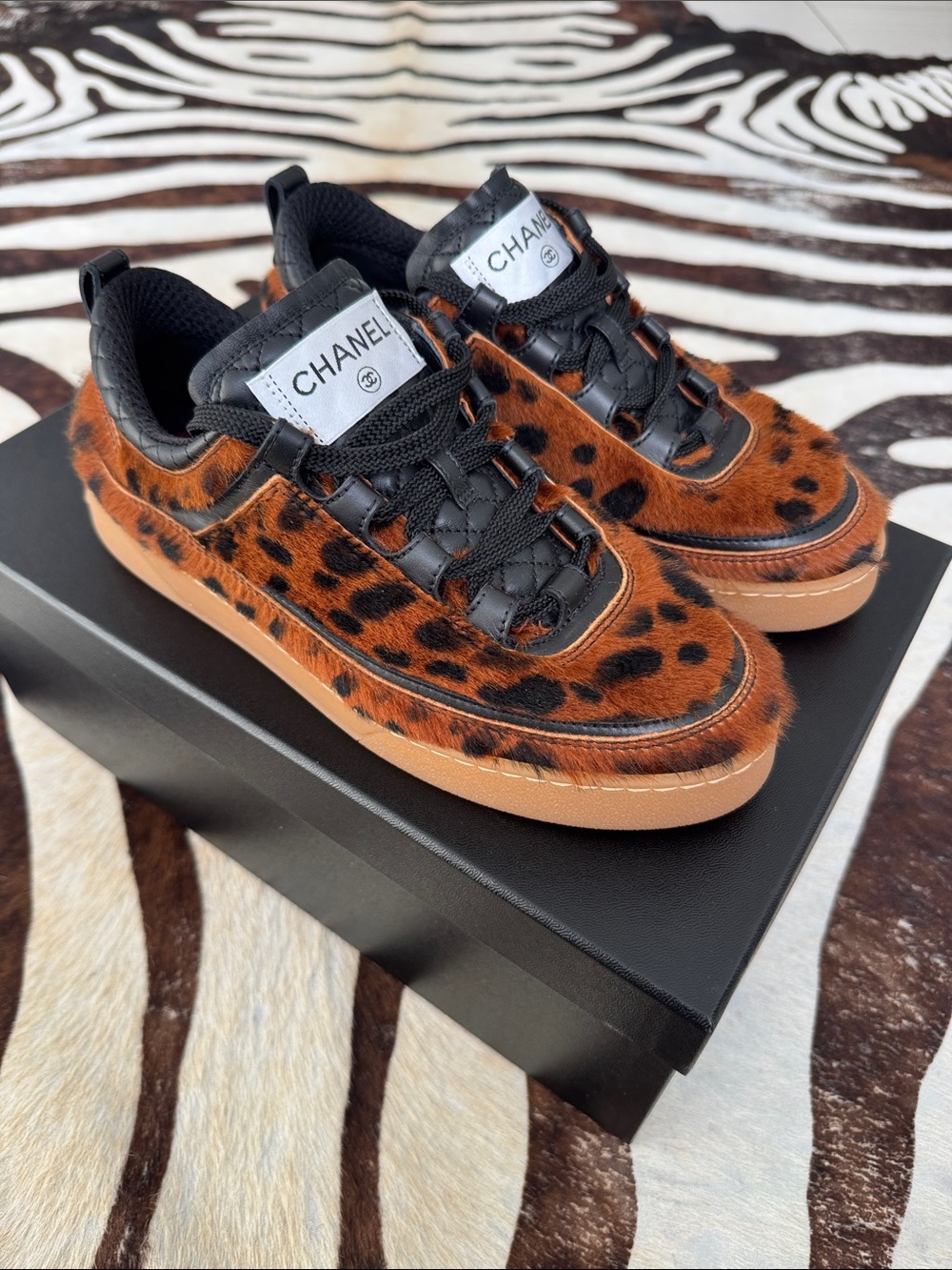 CHANEL Sneakers